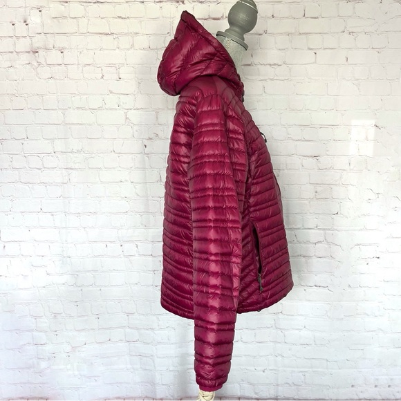 PATAGONIA Ultralight Down Hoody Quilted Puffer Jacket - Picture 6 of 14